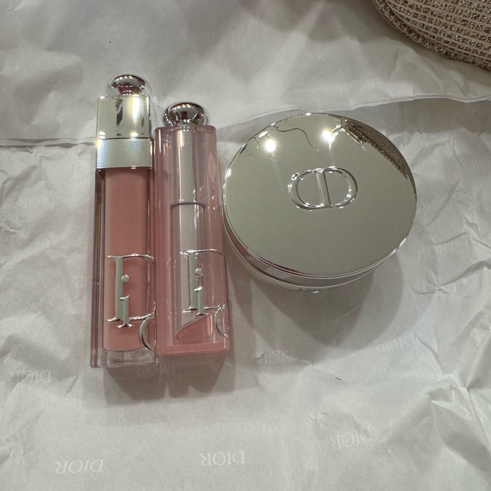 Custom Dior Gold Glitter Pouch Bag with gold strap + Dior Lip Set, Day Cream - Picture 4 of 11